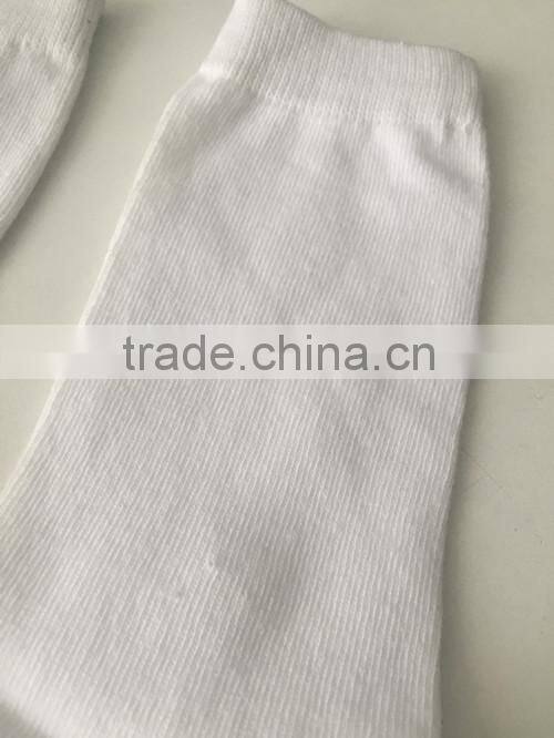 Unisex white combed wholesale cotton custom logo sport socks