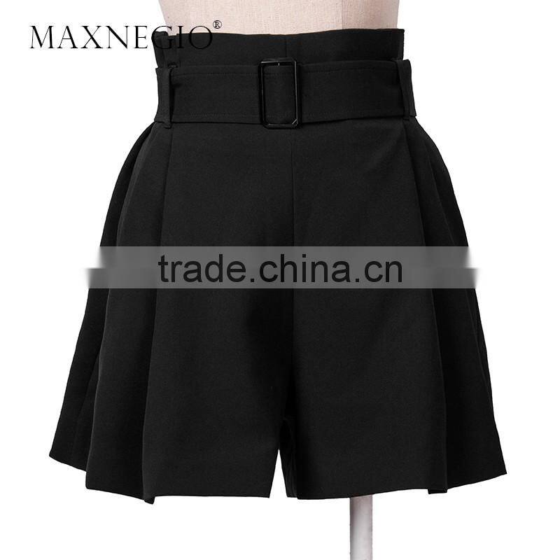 Guangzhou Maxnegio Wholesale 2016 New Style Fashion Loose Casual Women Shorts Black/ White with Belt