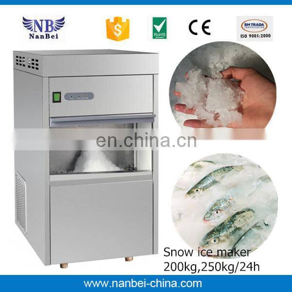 Soft serve ice cream maker