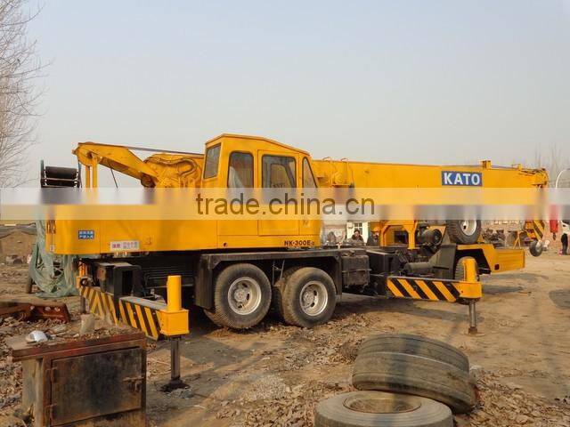 used good condition truck crane,KATO NK300E,original truck crane in cheap price for sale