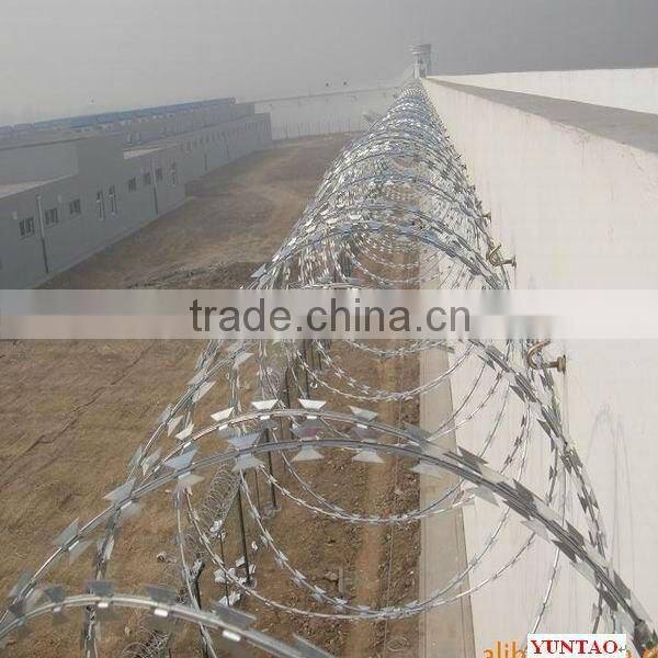 1 Military concertina razor barbed wire