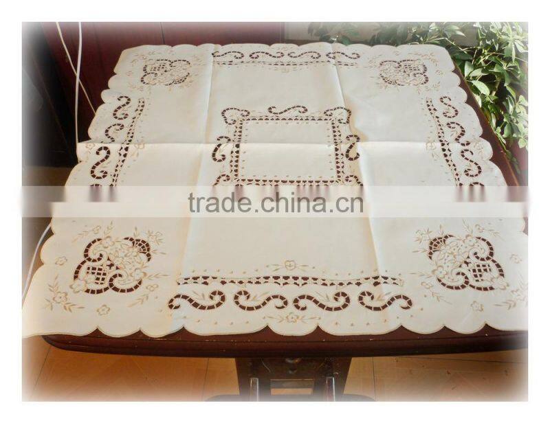 cheap 100% polyester custom Embroidery pattern dining Table cover