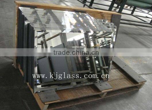 bevelled aluminum mirror in apple shape