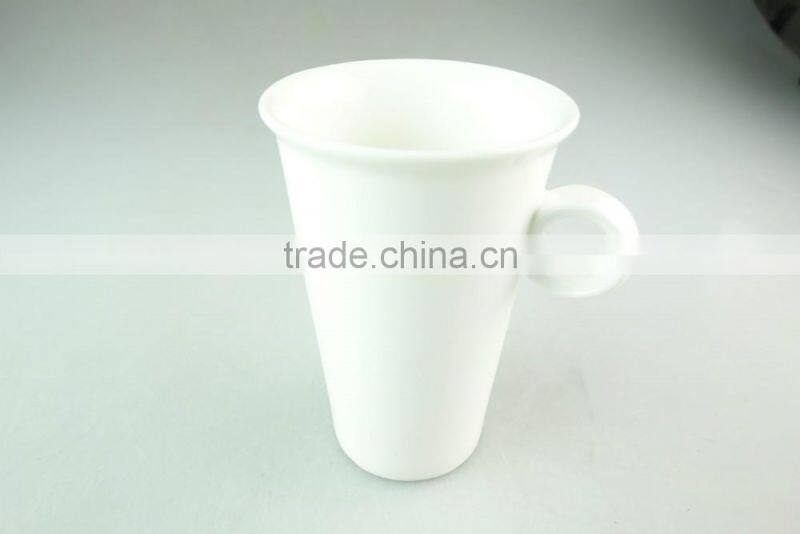 cheap porcelain mug with good shape and handle