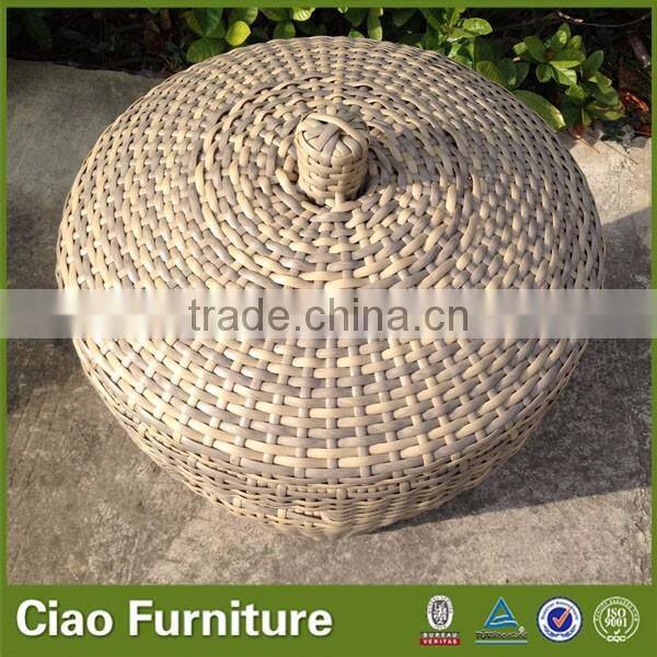 Rattan effect clothes basket / wicker laundry basket