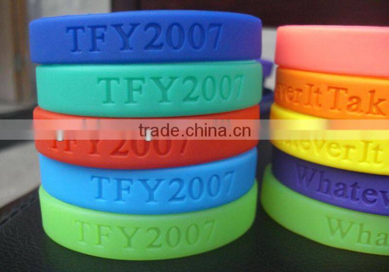 colored mixed debossed silicone promotion finger ring