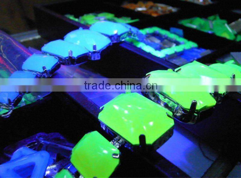 Epoxy fluorescent gem rhinestone