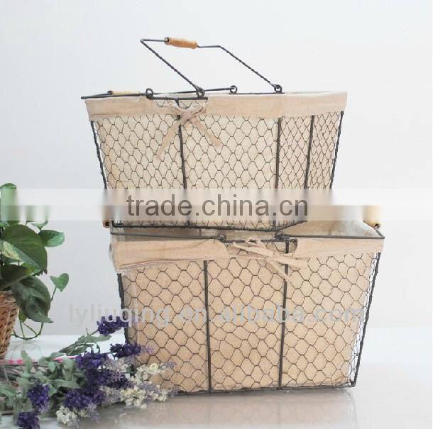 factory wholesale handmade iron wire/chicken wire basket with handle and fabric lining