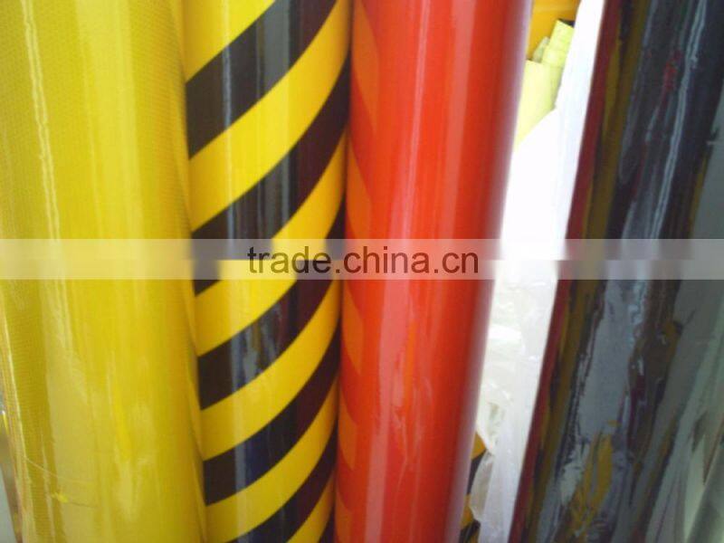 black and yellow waterproof PVC Reflective Stickers for Traffic Roads with Arrow designs