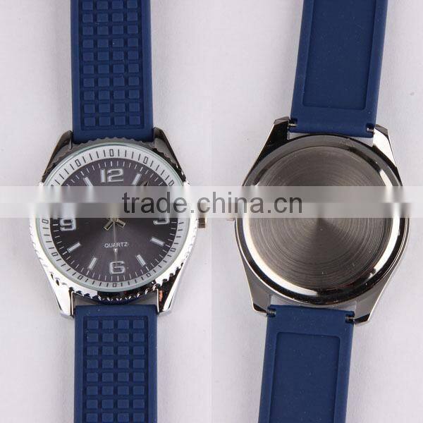 Water resistant geneva silicone rubber watch