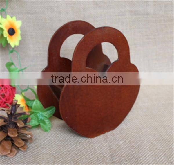 FSC high quality handmade decorative small wooden basket with handle