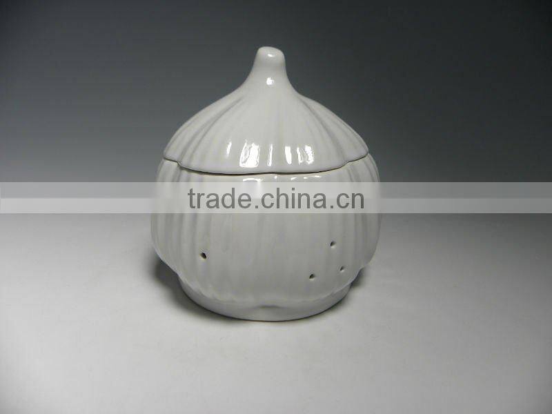 Ceramic garlic keeper