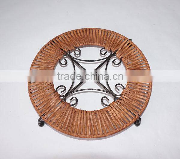 Handmade Kitchen Wicker & Wire Trivet
