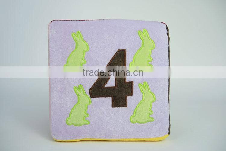 Fun Educational Stuffed Rattle Cube Toys/Plush Baby Rattle Block/Soft Stuffed Colorful Cube Rattle for Baby