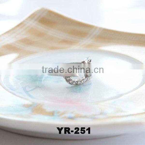 2016 Fashion Jewelry Korean Leaf Design Rhinestone Cross- Opening Ring