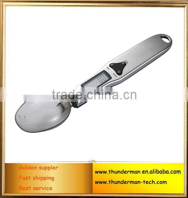 Hot sale kitchen digital measuring spoon device with 2pcs plastic scoops