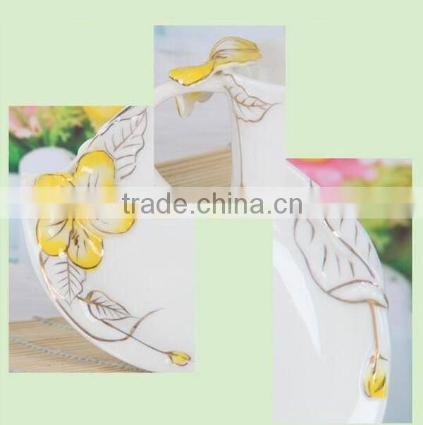 Wholesale porcelain hibiscus gold traced tea cups and saucers sets