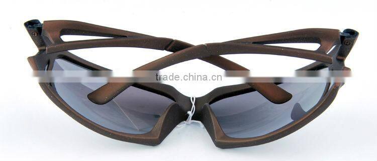 Sport sunglasses with optical lens