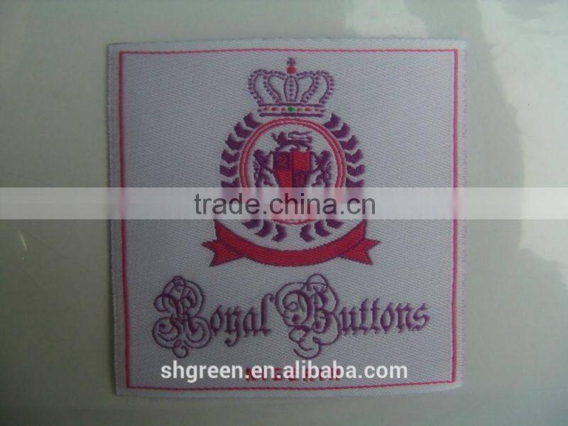 Mid-fold woven flag tag for apparel