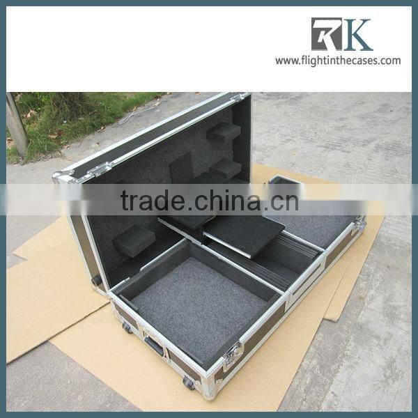 DJ mixer case for dj in a practical set with dynamic microphone in China factory