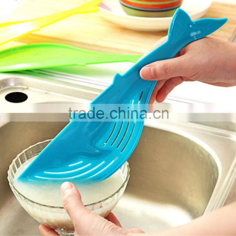 Creative Whale Shape Lever Drainage Rack Wash Rice Is Rice Washing Sieve Kitchen Gadgets Multicolor