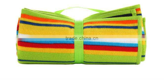 Machine washable light picnic blankets