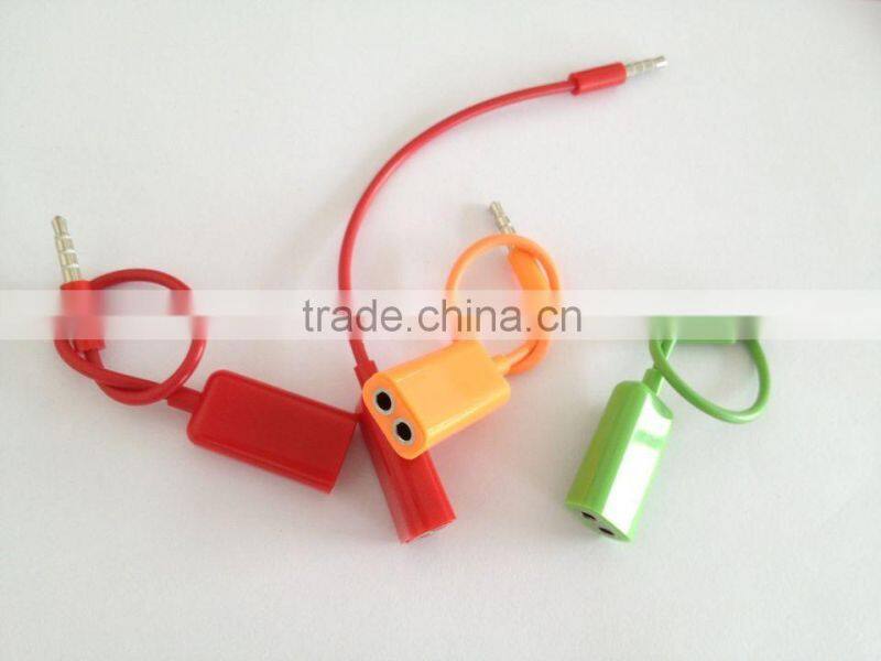 2014 best selling headphone splitter 3.5mm headphone splitter with mic for mobile phones MP3 MP4 MP5