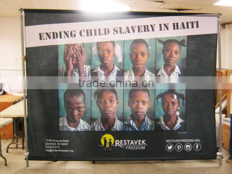 Horizontal banner stand