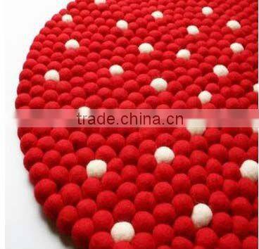Felt Ball Rug / Carpet / Teppich