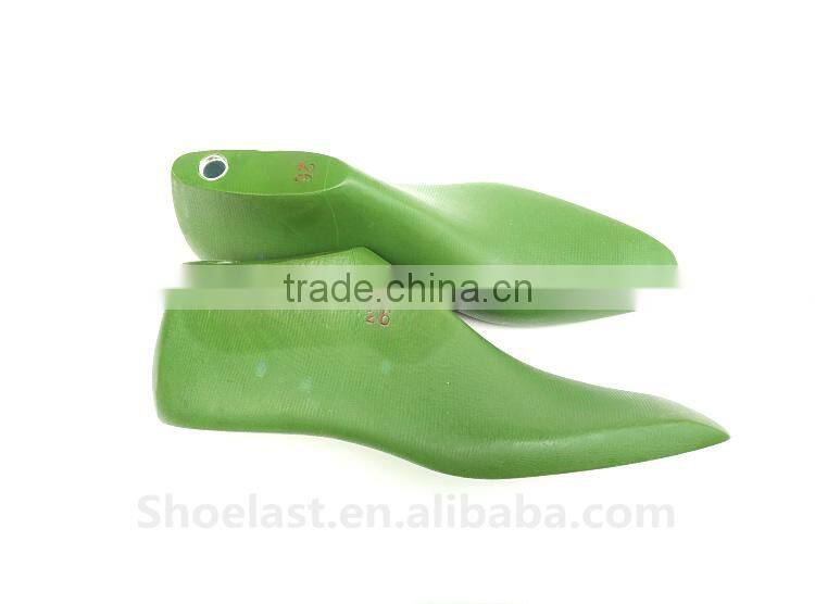 Focus trend of male models, Fashion Week Men shoe last