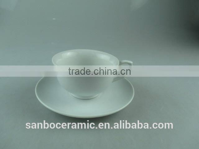 Stock cheap White Ceramic tea cup and saucer with Gife Box