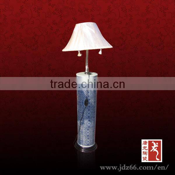 Blue and white porcelain design high quality home decorative table lamp made in China