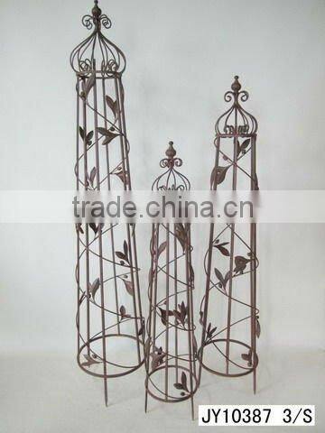Metal cage planter with lock