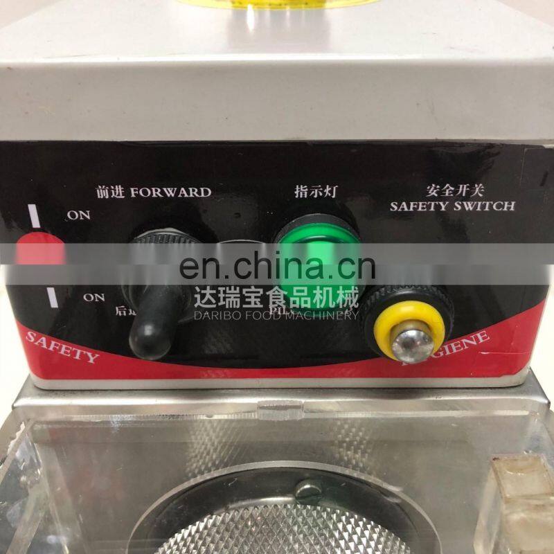 Small Sugarcane Juice Extracting Machine/Sugarcane Squeezing Juicer with Easy Operation