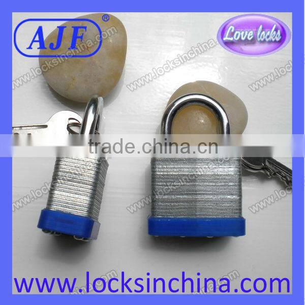 1-9/16in (40mm) Wide Laminated Steel Pin Tumbler Padlock, Non-Removable Key, Keyed Alike