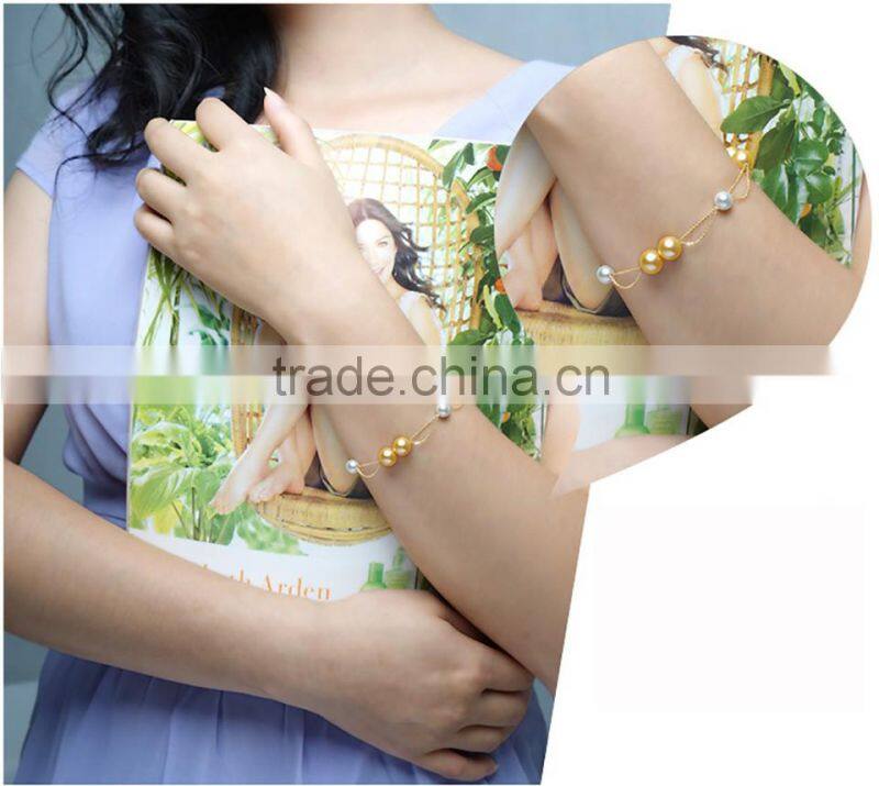 akoya cultured pearls bracelet with white/golden pearls in 18k gold chain
