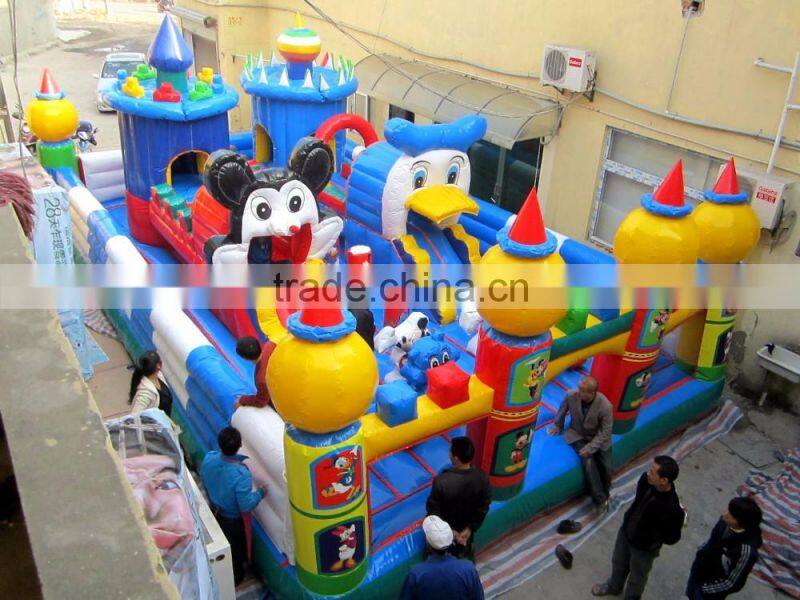 Outdoor Donald Duck cheap inflatable bouncers castle for sale