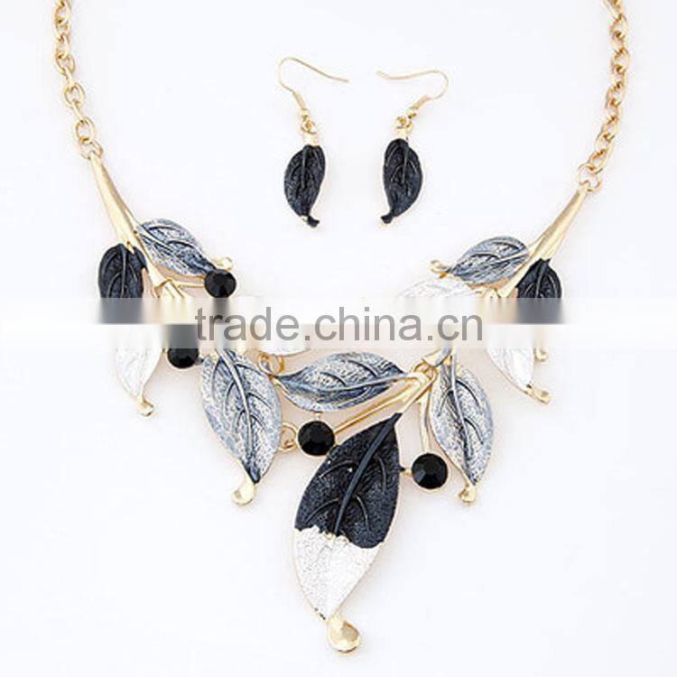 2015 New Design Good Looking Fashion Necklace