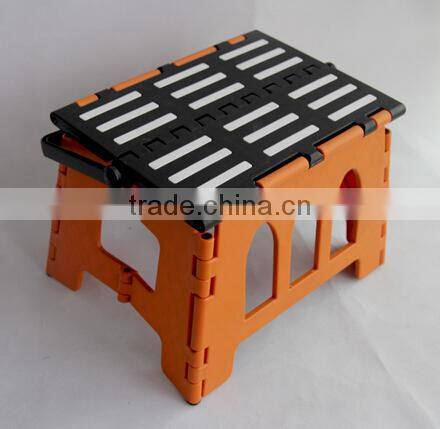 plastic foldable step stool with handle