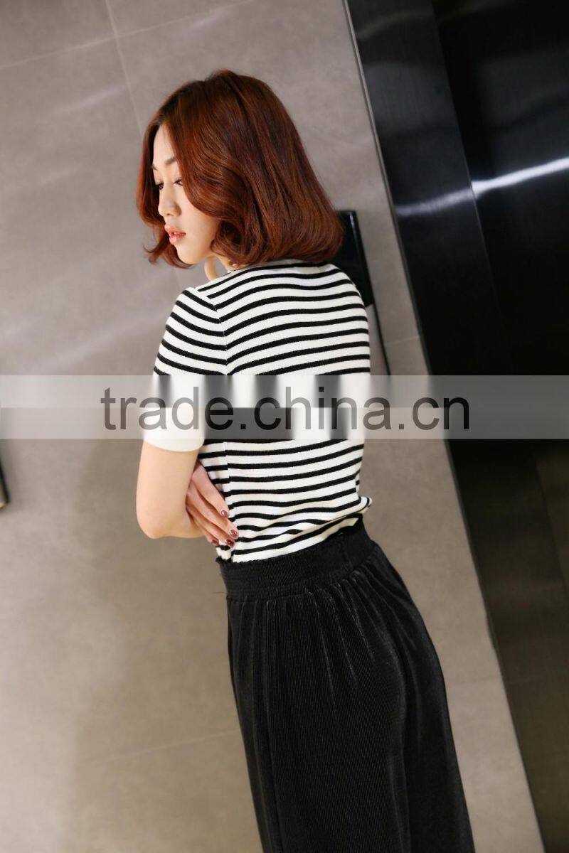 black and white striped short sleeven Turtleneck sweater for women