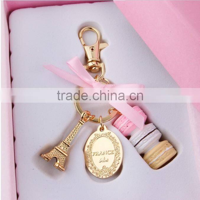 high quanlity fashion key chain boutique in Paris, France Eiffel Tower cake influx of goods macarons metal keychain with box
