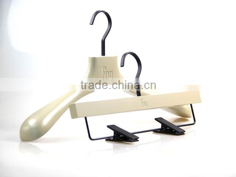 fashional high end wooden hanger and pants hanger for custom