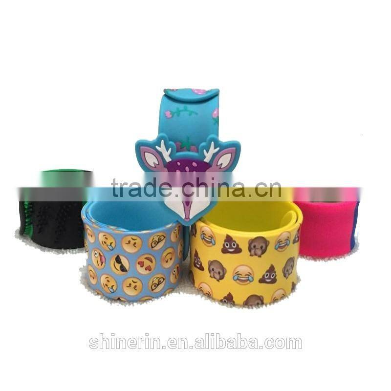 Alibaba wholesale spring steel silicone elastic slap band ruler