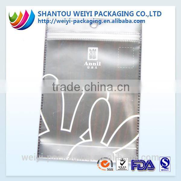 Resealable packaging bag for clothing transparent