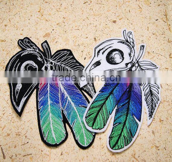 Custom high quality embroidered creative bird patch for clothes embroidery patch made in china choose size/color