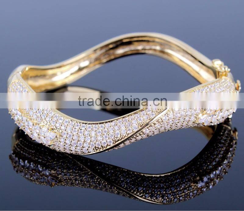Exclusive Design Trendy Irregular Shape Setting CZ Crystal Bridal Jewelry Bangle
