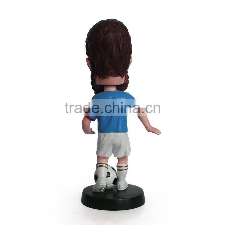 Shaking resin cartoon figure