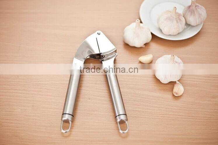 Garlic Press and Mincer, Industrial 18/10 Stainless Steel, Mince Unpeeled Garlic Cloves With Ease
