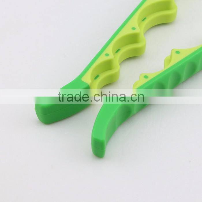 Eco-friendly Kitchen Cooking Tools Plastic Bottle Opener Wine Accessories