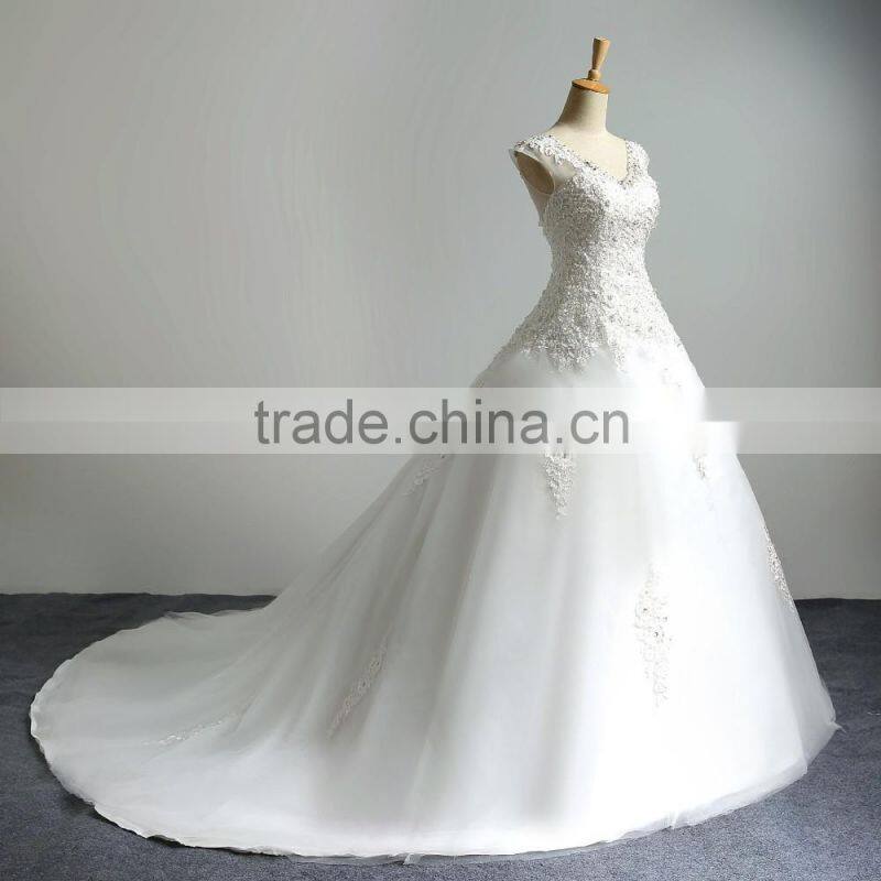 2016 Pearls Beaded Long Sleeve Lace Ball Gown Wedding Dresses